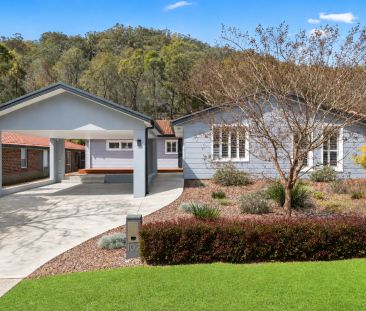 Expansive family Living - Photo 3