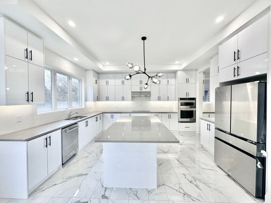 For Lease - 80 Silk Twist Drive, East Gwillimbury, Ontario - Photo 1