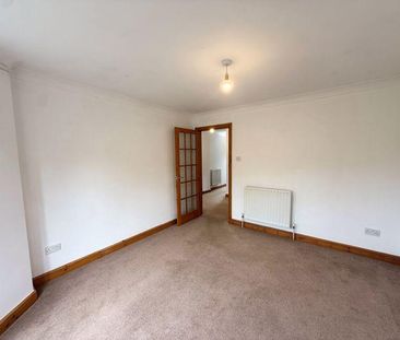 3 bedroom detached house to rent - Photo 2