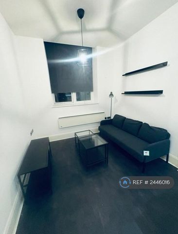 1 bedroom flat to rent - Photo 2