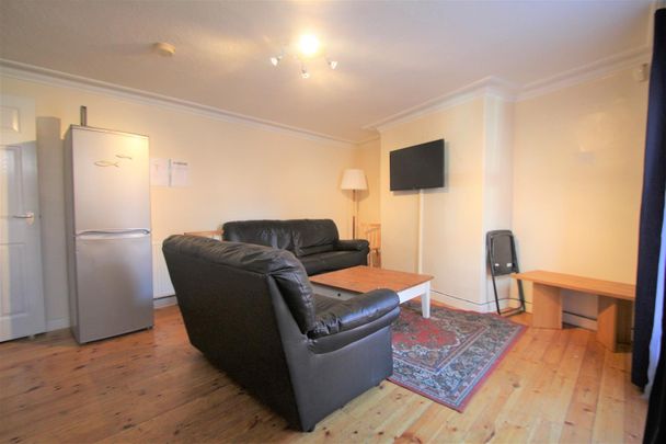 Beulah View, Woodhouse, LS6 2LA, Leeds - Photo 1