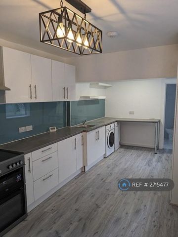 1 bedroom in a house share to rent - Photo 5