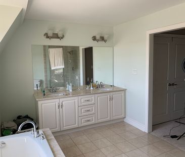 For Lease - 10 Mendota Road, Toronto, Ontario - Photo 4