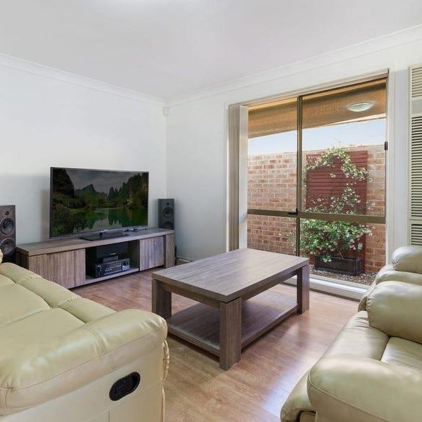 8 Jenolan Court, Wattle Grove NSW 2173 - House For Rent | Domain - Photo 1