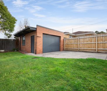 3 Brisbane Street, MURRUMBEENA - Photo 4