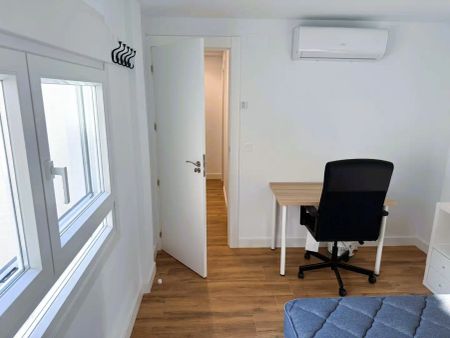 Piso de alquiler en Pablo Picasso, Motril ciudad - Photo 2