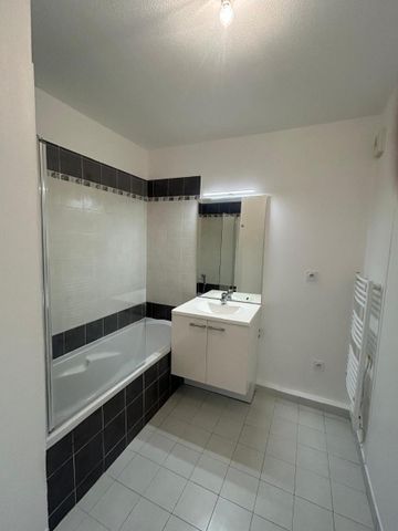 Location Appartement 2 pièces 38m² BRIGNOLES 83170 - Photo 5