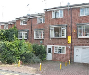 6 bedroom townhouse to rent - Photo 3