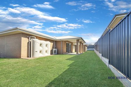 Brand New Home with Stunning Views in the Prestigious Southlakes Estate - Photo 4