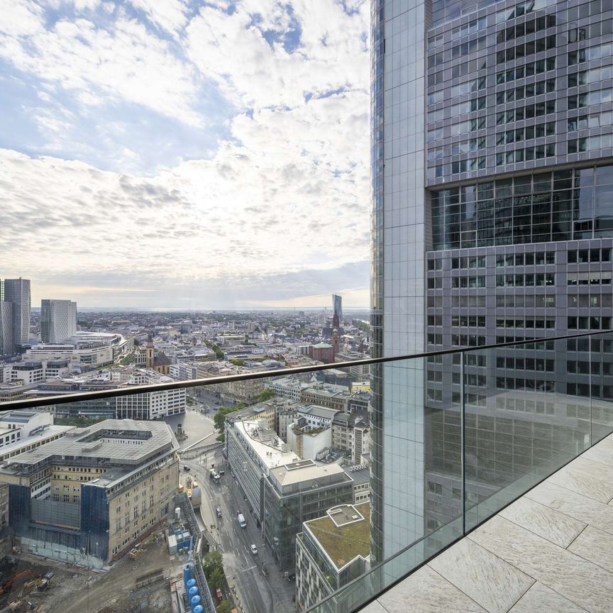 LEBEN ÜBER DEN DINGEN: 2-Zimmer-Wohnung mit Skylineblick - Photo 1