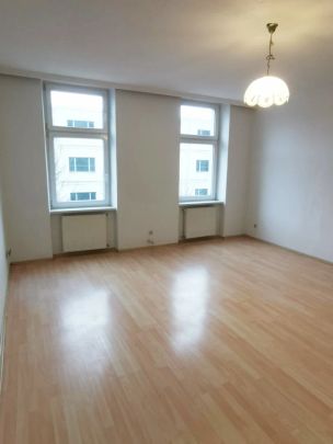 2 1/2 Zimmer-Wohnung / unbefristet - Photo 1