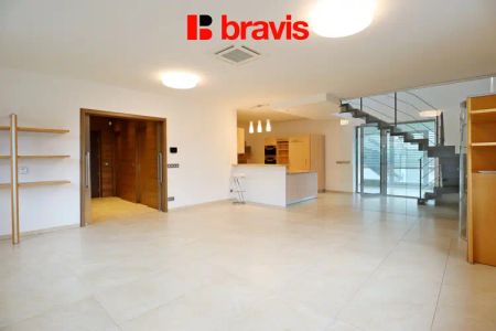 Pronájem mezonetového bytu 3+kk, Brno - Židenice, Hrozňatova ulice, zimní zahrada, sklep, parkování - Фото 5