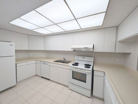 For Lease - 280 Simcoe Street Unit# 506, Toronto, Ontario - Photo 3