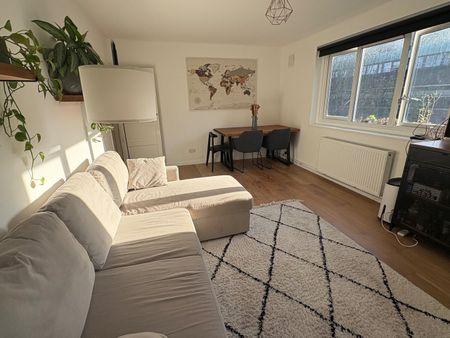 1 Bed Flat, Southwood Court, EC1V - Photo 2