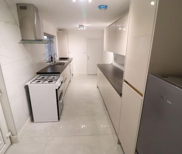 3 bedroom terraced house to rent - Photo 3