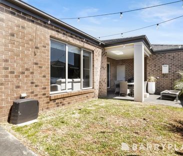 Coastal Comfort Meets Modern Style - Photo 6