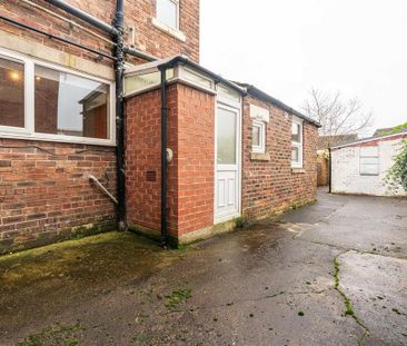 3 bedroom flat to rent - Photo 3