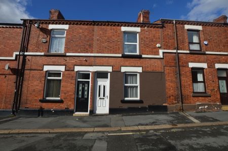 3 Bedroom Terraced House - Photo 3