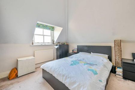 3 bedroom flat to rent - Photo 3