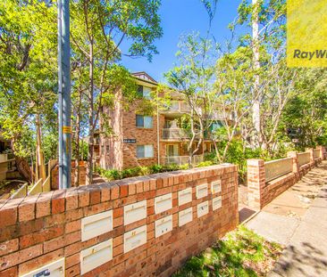 Bright, Stylish and an Exceptionally Located Apartment - Photo 6