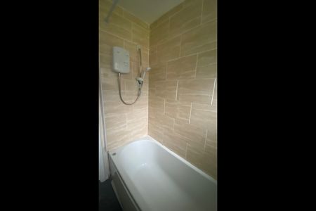 1 Bed Flat, Mayfair, M7 - Photo 5