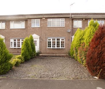 3 bedroom Mid Terraced House to let - Photo 4