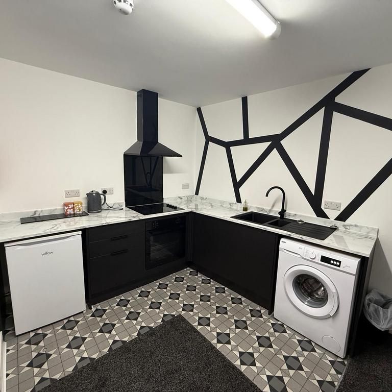 1 bedroom in a house share to rent - Photo 1