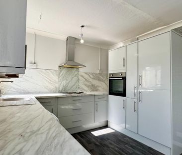 4 bedroom House To Let - Photo 6