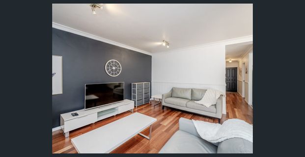 REFURBISHED TWO BEDROOM APARTMENT - Photo 1