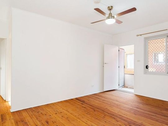 Spacious Updated Apartment in Convenient Location - Photo 1