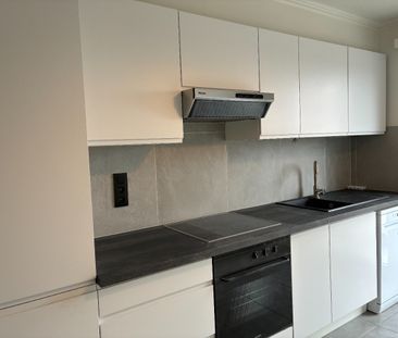 Gerenoveerd appartement met 2 slaapkamers te huur in Waregem - Photo 2