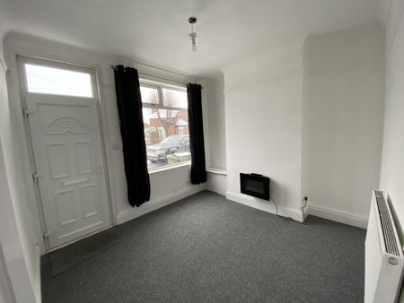 Lawrence Place, Newark, Notts, NG24 - Photo 4