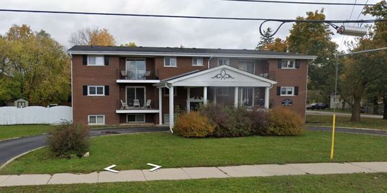 Oak Street Apartments - Photo 3