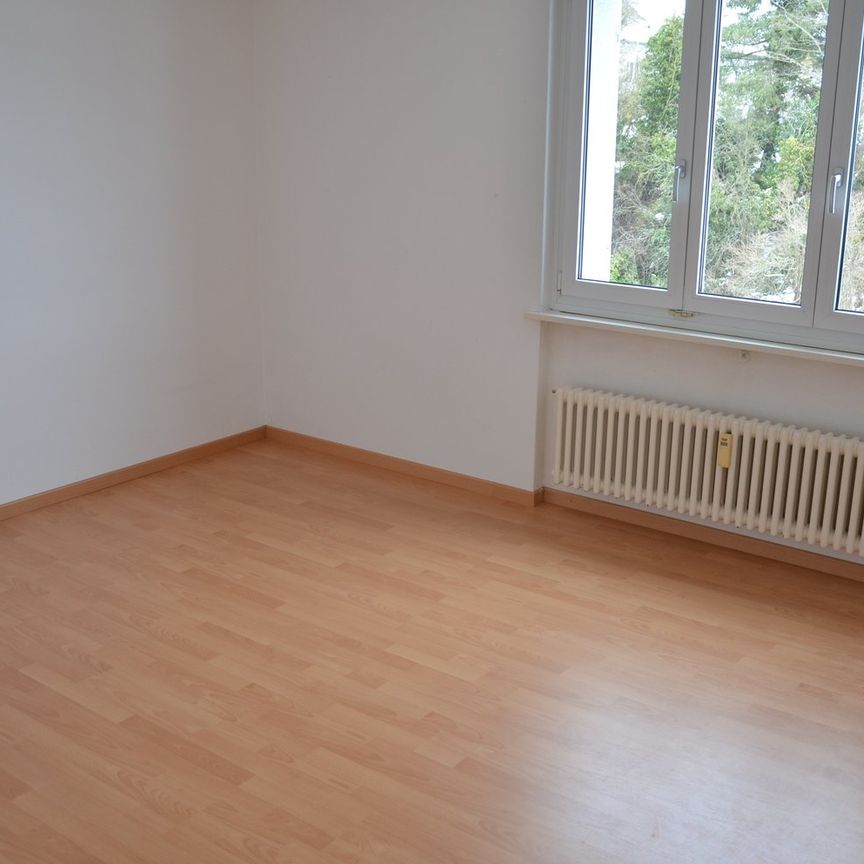 "gepflegte 3.5 Zimmer-Wohnung mit Balkon beim Bahnhof" - Foto 1