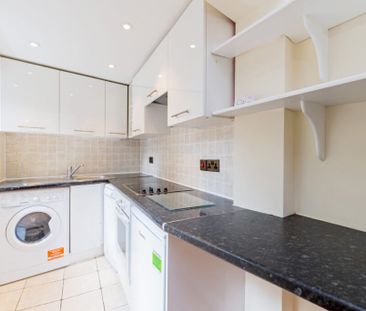 Latimer Road, Godalming, GU7 - Photo 4