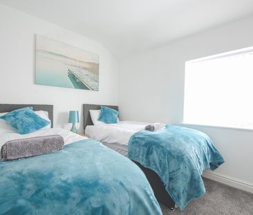 3 Bed Terraced House, Middleton Park Grove, LS10 - Photo 5