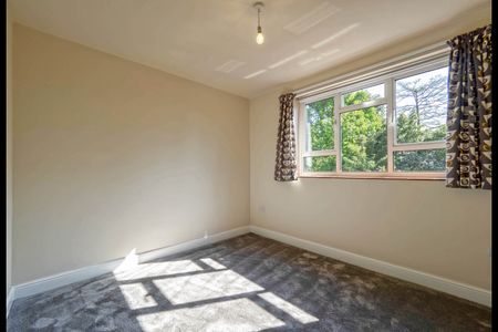 2 Bed Flat, Beechwood Close, N2 - Photo 2