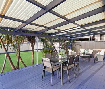 Fantastic 3 Bedroom Home, Great Location, Great Outdoor Entertainin... - Photo 1