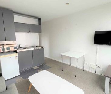 Inner City Convenience - Photo 3