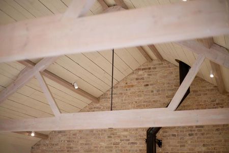 4 bedroom barn conversion to rent - Photo 2