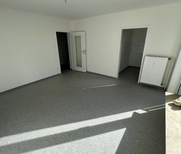 Schöne 4-Zimmer Erdgeschosswohnung mit Balkon zu vermieten - Foto 6