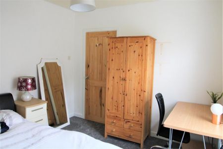 3 bedroom private hall to rent - Photo 4