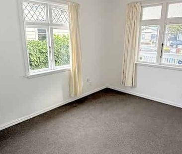 Spacious 3-Bedroom Character Home in Petone – $750/week - Photo 2