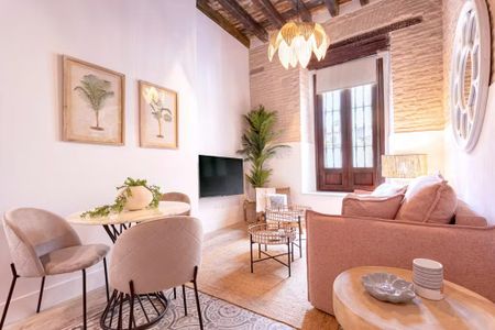 Calle Santas Patronas, Sevilla, Andalusia 41001 - Photo 3