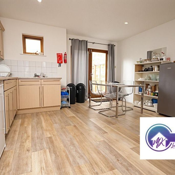 1 Bedroom Room in Flat Share To Rent - Photo 1
