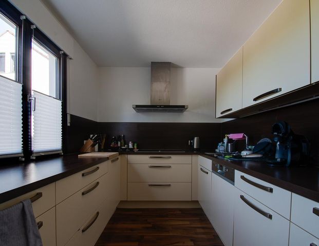 Moderne 3,5-Zimmer-Erdgeschoßwohnung mit großem Garten - Photo 1