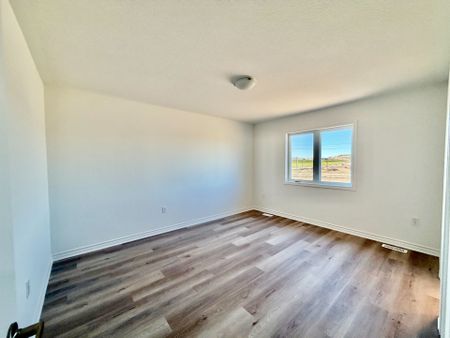 For Lease - 333 Millstone Street, Kitchener, Ontario - Photo 5