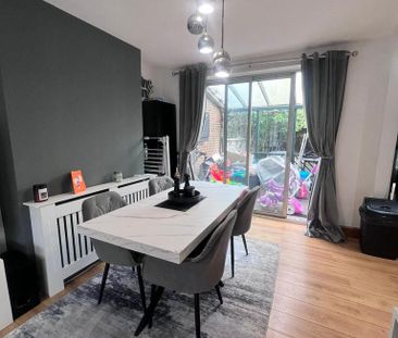 3 bedroom semi-detached house to rent - Photo 4