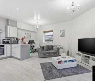 2 bedroom flat to rent - Photo 1