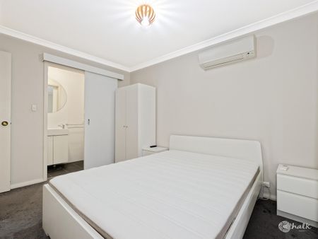 FURNISHED 4 X 2 FAMILY HOME!!! - Photo 2